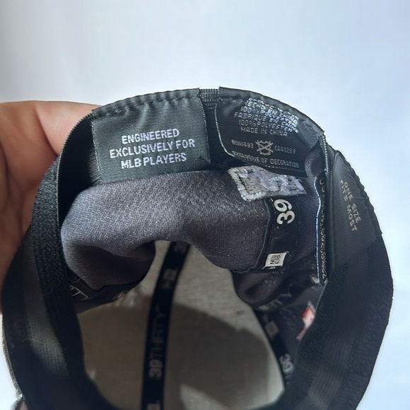 MLB NEW ERA Official On-Field Boston Red Sox World Series Champions 2013 Cap - Picture 9 of 9